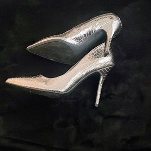 Sam & Libby Pewter Heels Size 7.5